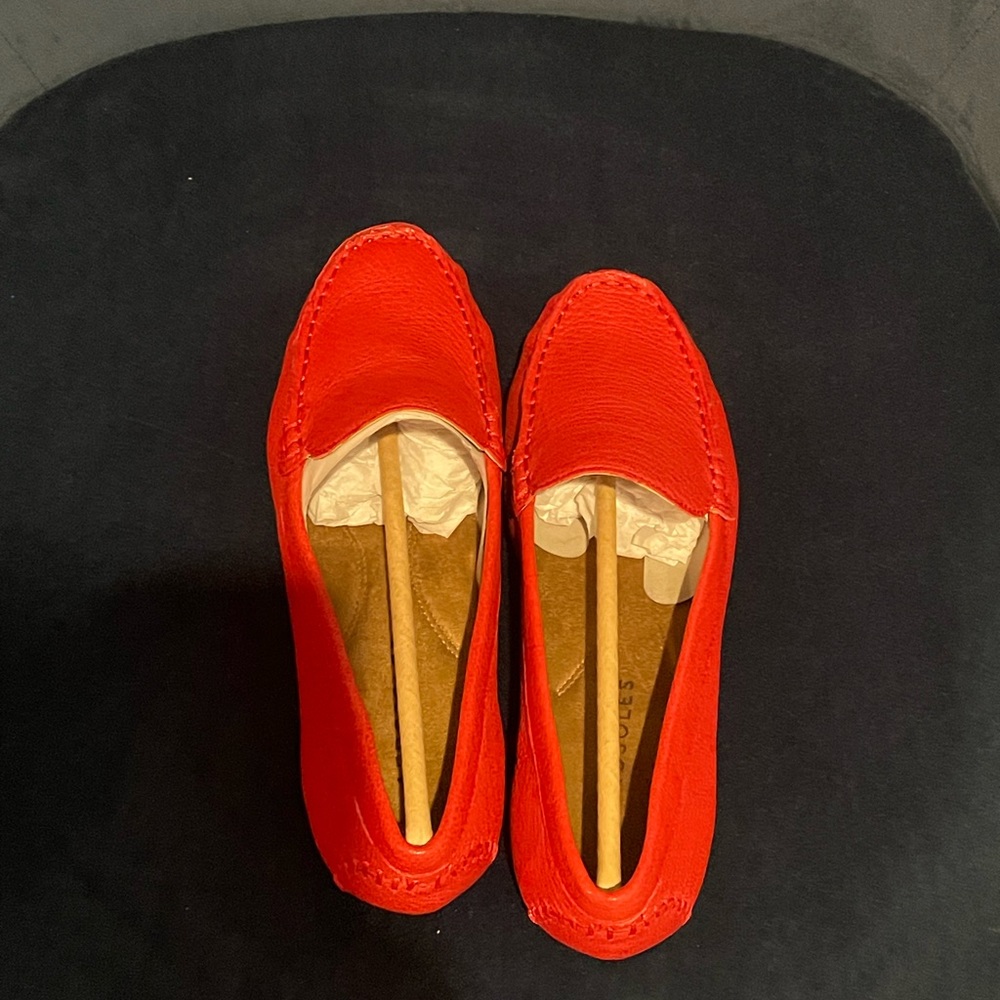 Aerosols red over drive soft leather driving loafers size 5 New never worn